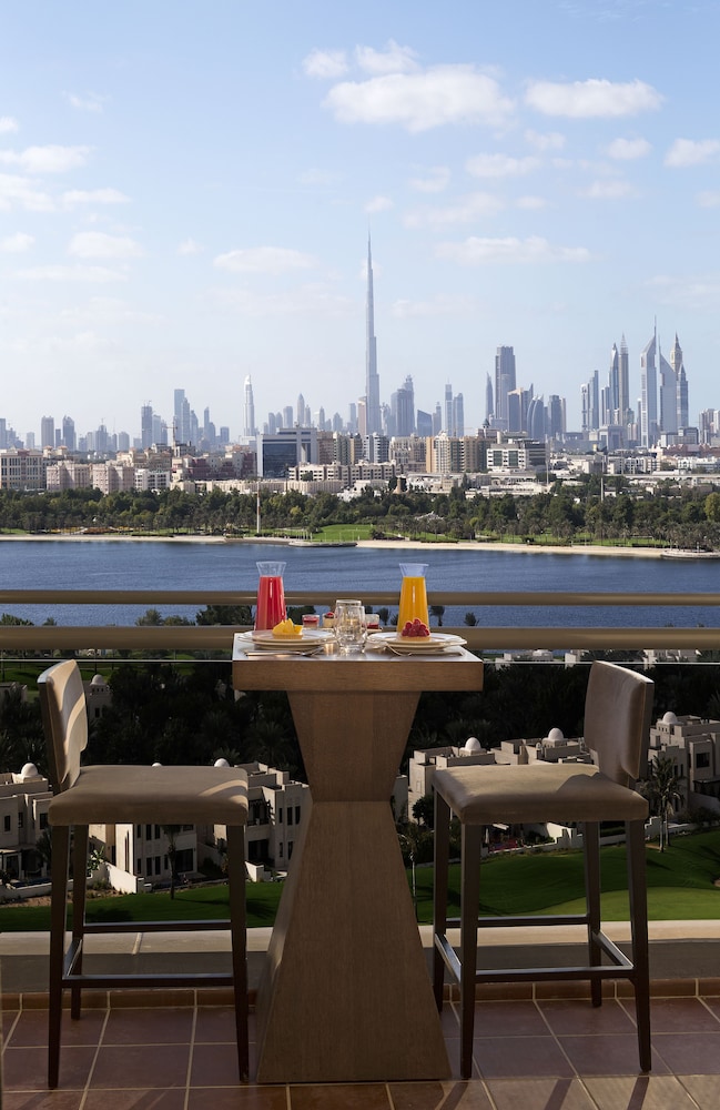 Pullman Dubai Creek City Centre — Restaurant & bars in Dubai
