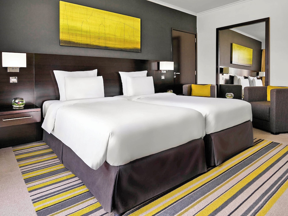 Pullman Dubai Creek City Centre — Hotel rooms in Dubai