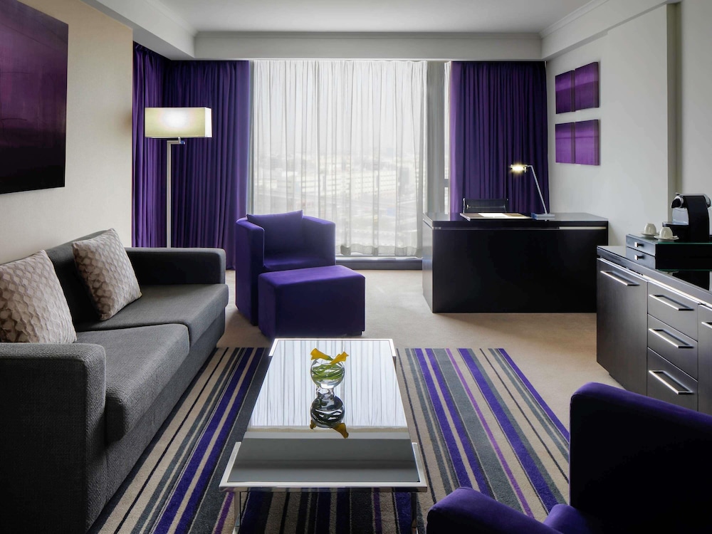 Pullman Dubai Creek City Centre — Hotel rooms in Dubai