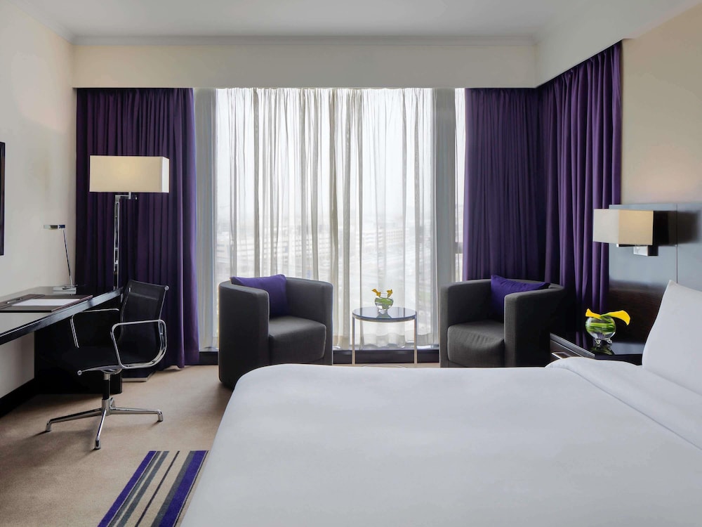 Pullman Dubai Creek City Centre — Hotel rooms in Dubai