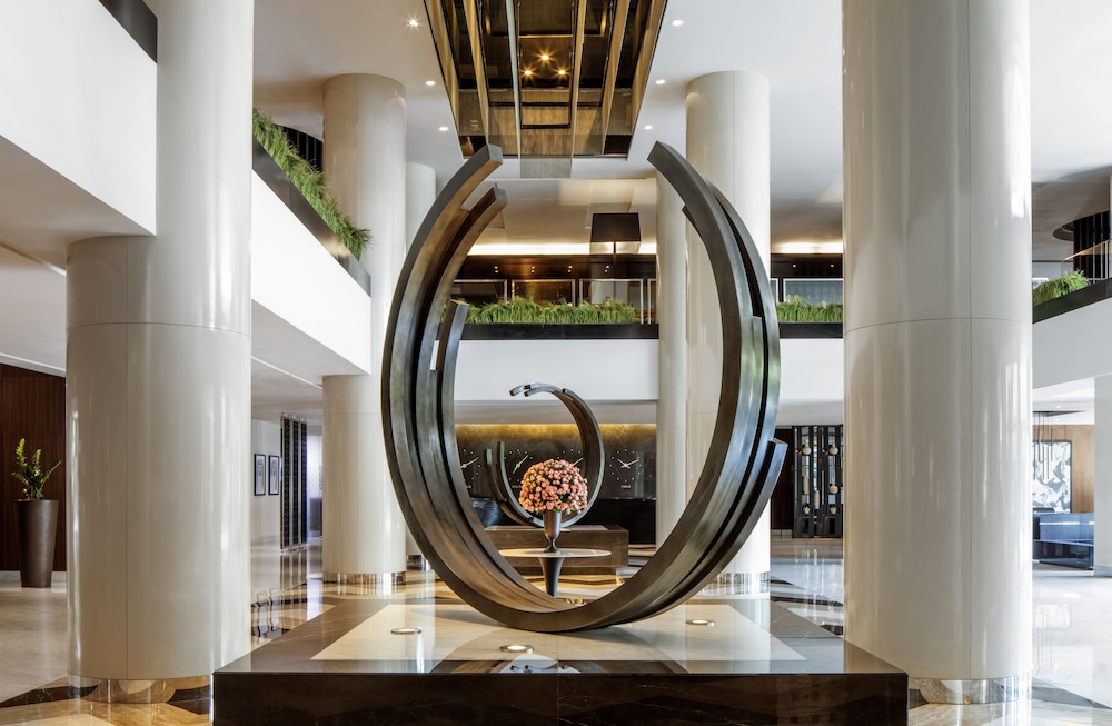 Pullman Dubai Creek City Centre — Hotel building in Dubai