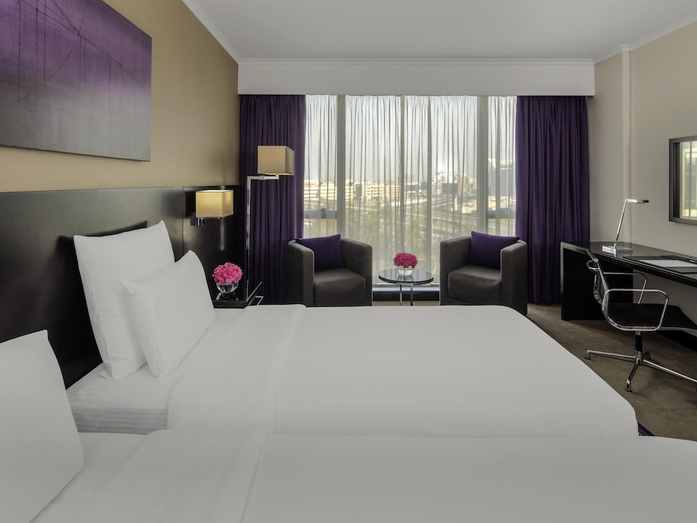 Pullman Dubai Creek City Centre — Hotel rooms in Dubai