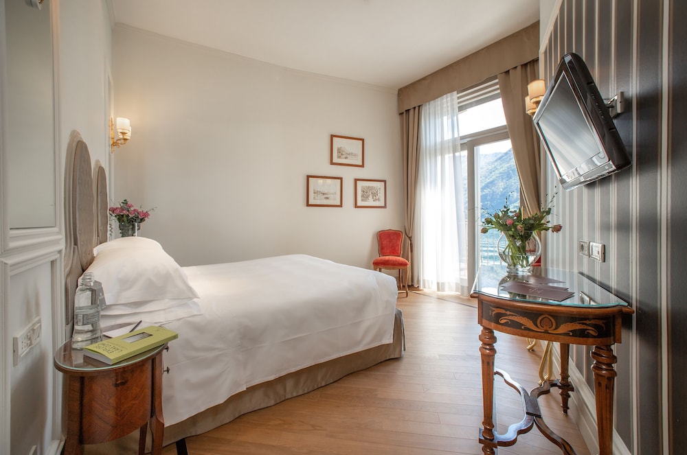 Hotel Villa Flori — Hotel rooms in Como, Lombardy