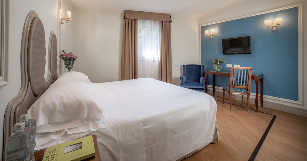 Hotel Villa Flori — Hotel rooms in Como, Lombardy