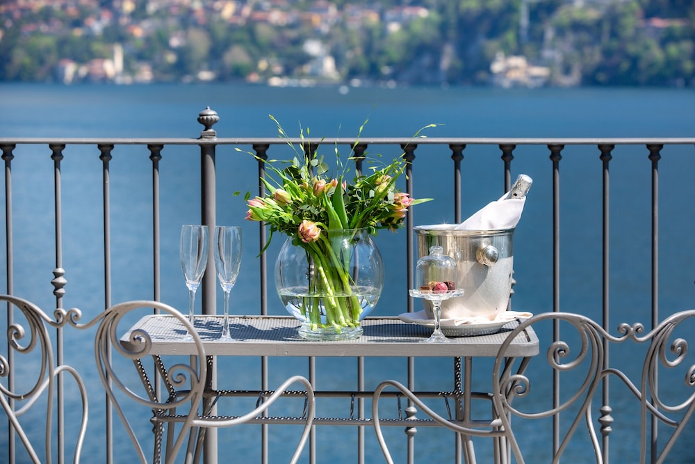 Hotel Villa Flori — Restaurant & bars in Como, Lombardy