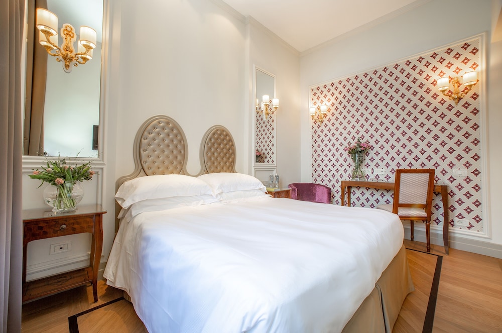 Hotel Villa Flori — Hotel rooms in Como, Lombardy