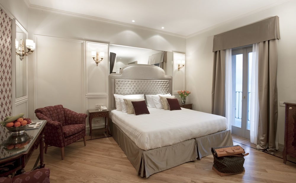 Hotel Villa Flori — Hotel rooms in Como, Lombardy