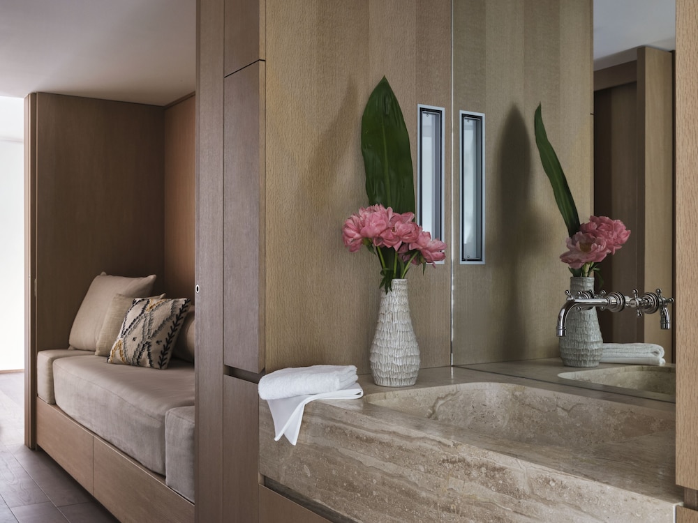 Hotel Villa Flori — Hotel rooms in Como, Lombardy