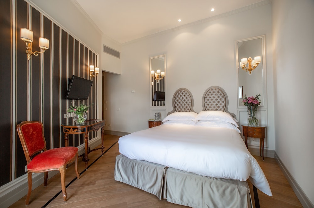 Hotel Villa Flori — Hotel rooms in Como, Lombardy