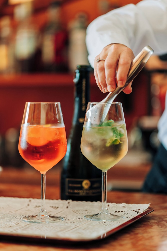 Hotel Villa Sofia — Restaurant & bars in Gardone Riviera, Lombardy
