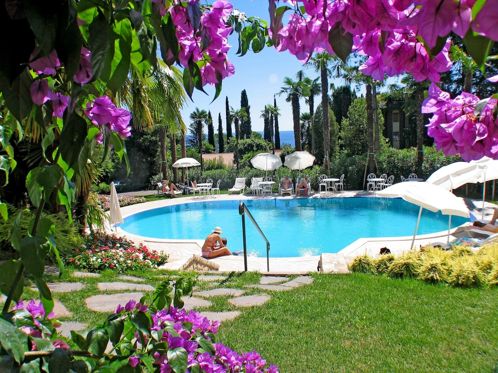 Hotel Villa Sofia — Swimming pool in Gardone Riviera, Lombardy