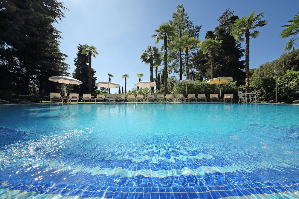 Hotel Villa Sofia — Swimming pool in Gardone Riviera, Lombardy