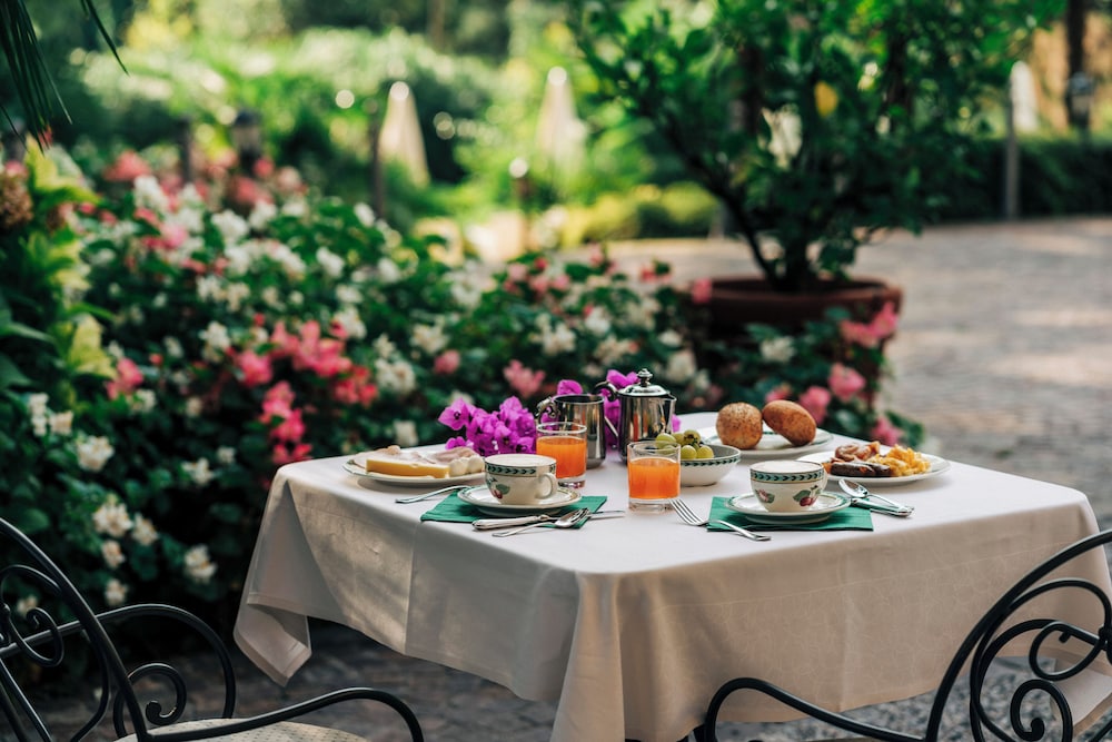 Hotel Villa Sofia — Restaurant & bars in Gardone Riviera, Lombardy