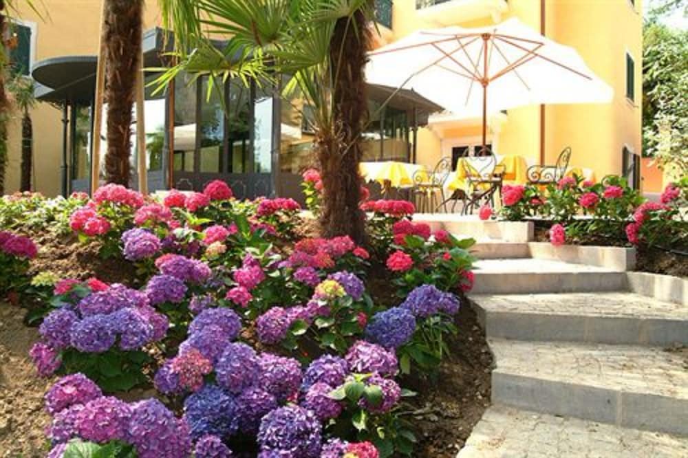 Hotel Villa Sofia — Restaurant & bars in Gardone Riviera, Lombardy