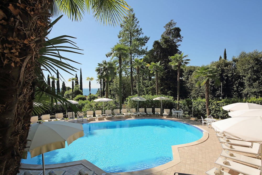 Hotel Villa Sofia — Swimming pool in Gardone Riviera, Lombardy