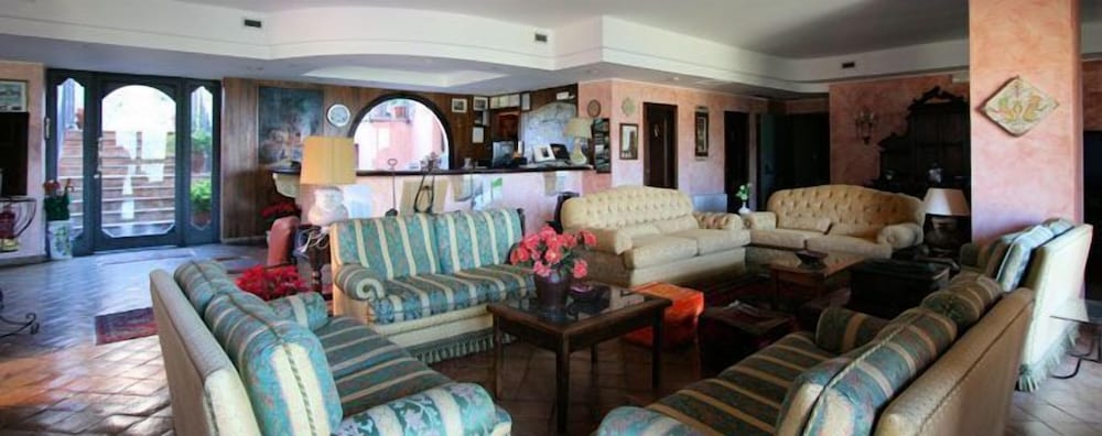 Hotel Villa Sonia — Hotel building in Castelmola, Sicily