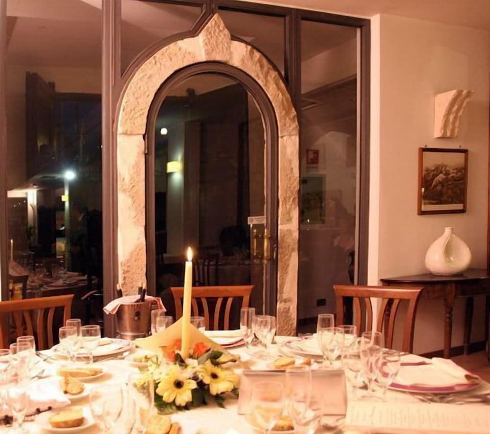 Hotel Villa Sonia — Restaurant & bars in Castelmola, Sicily