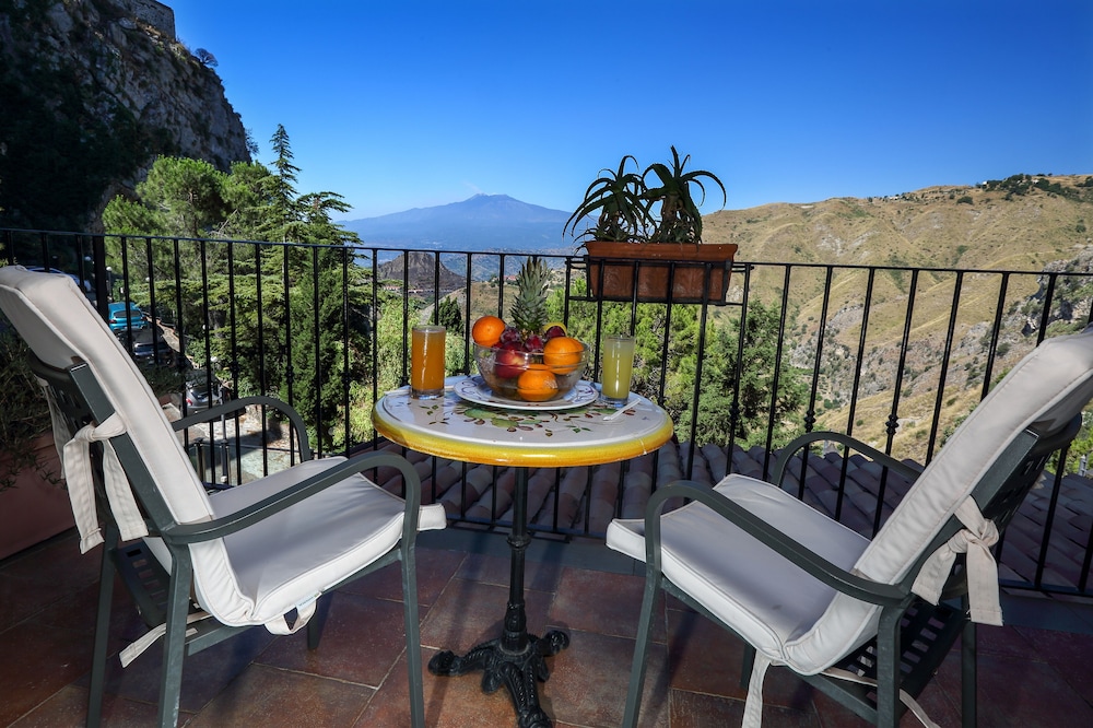 Hotel Villa Sonia — Attractions in the area in Castelmola, Sicily