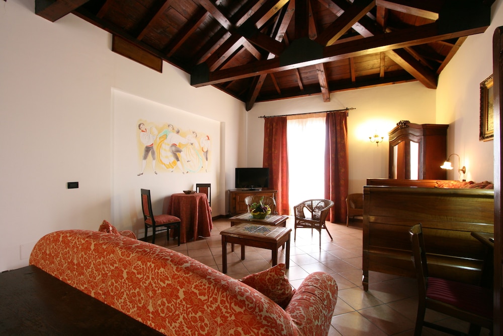 Hotel Villa Sonia — Hotel rooms in Castelmola, Sicily