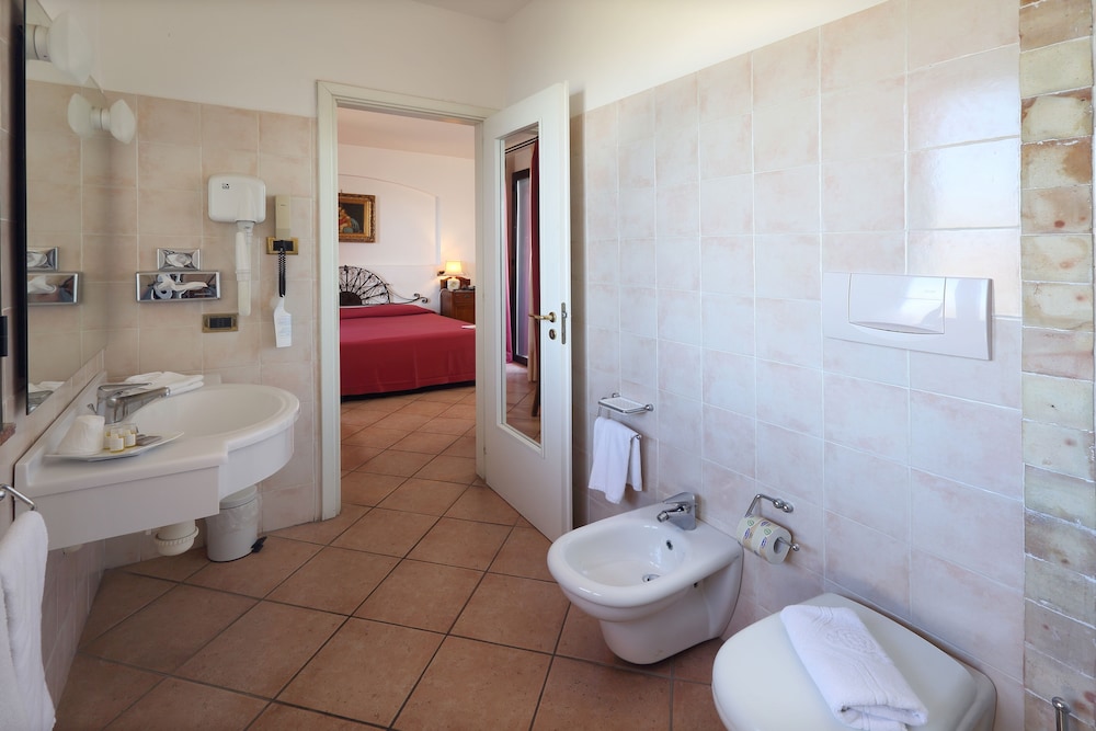 Hotel Villa Sonia — Hotel rooms in Castelmola, Sicily