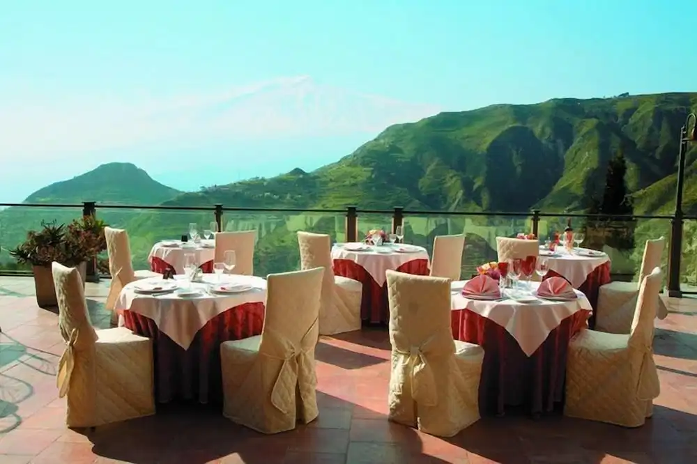 Hotel Villa Sonia — Restaurant & bars in Castelmola, Sicily