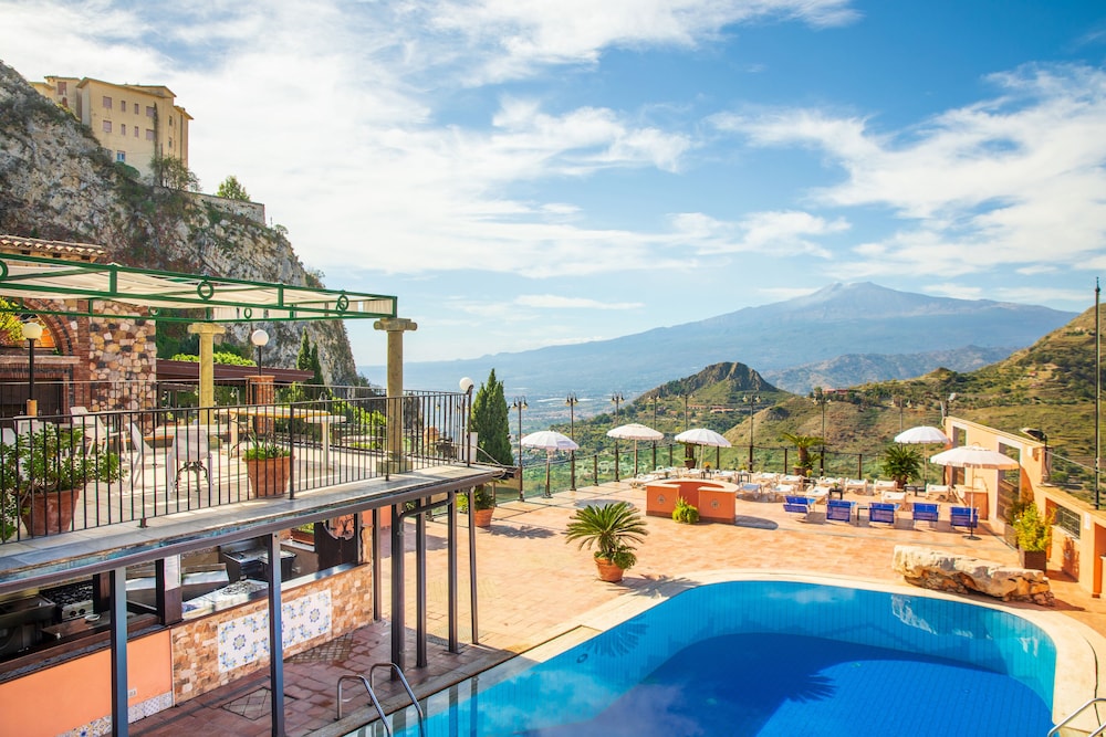 Hotel Villa Sonia — Swimming pool in Castelmola, Sicily