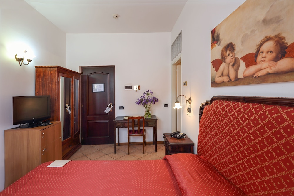 Hotel Villa Sonia — Hotel rooms in Castelmola, Sicily