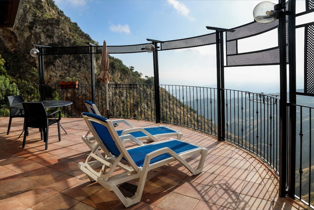 Hotel Villa Sonia — Hotel building in Castelmola, Sicily