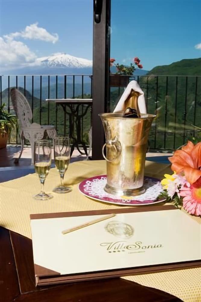 Hotel Villa Sonia — Restaurant & bars in Castelmola, Sicily
