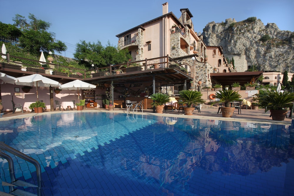 Hotel Villa Sonia — Swimming pool in Castelmola, Sicily