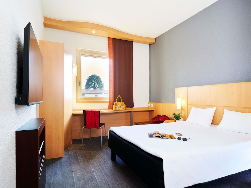 ibis Como — Hotel rooms in Grandate, Lombardy