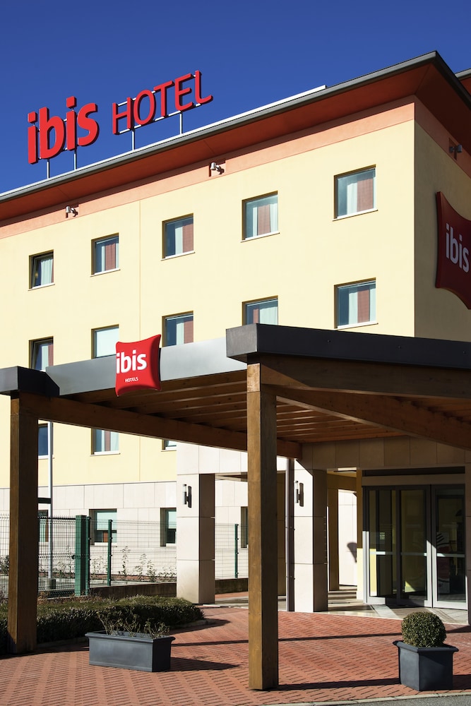 ibis Como — Hotel building in Grandate, Lombardy