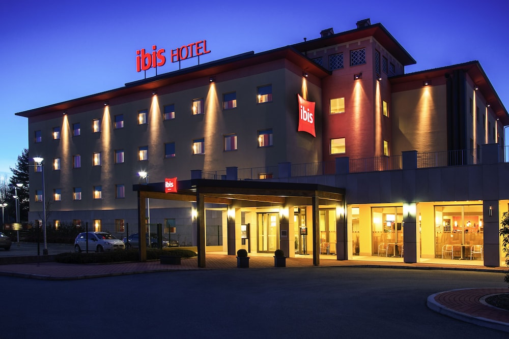 ibis Como — Hotel building in Grandate, Lombardy