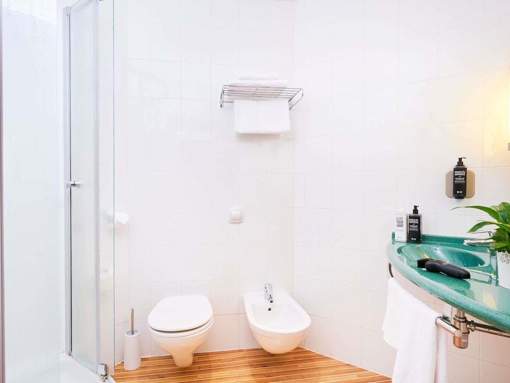 ibis Como — Hotel rooms in Grandate, Lombardy