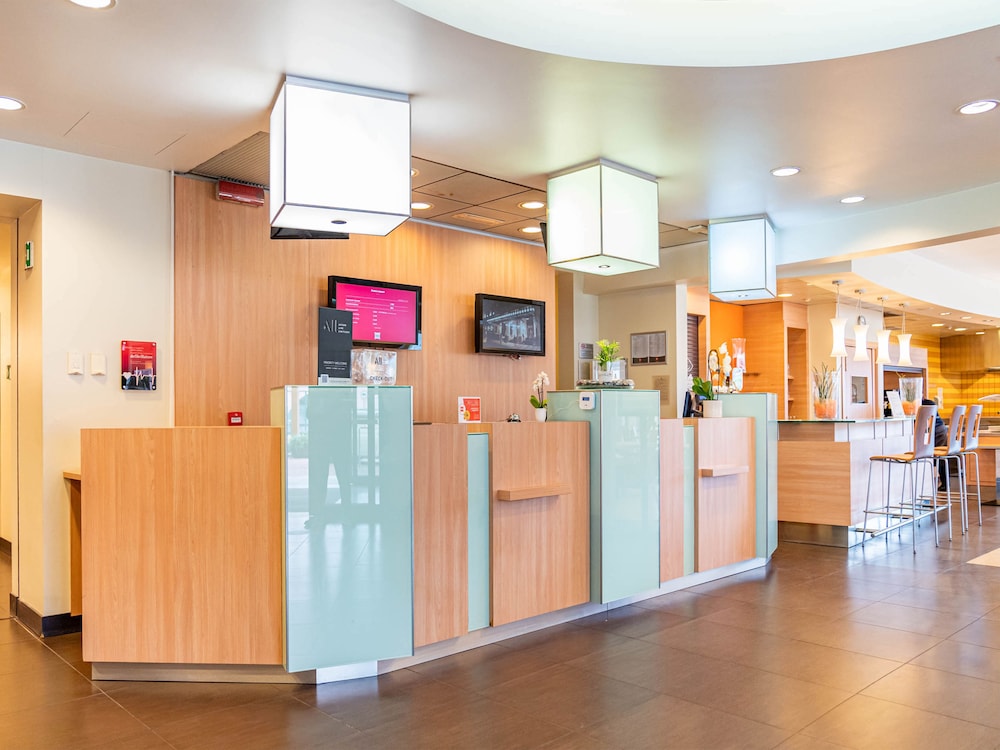 ibis Como — Hotel building in Grandate, Lombardy