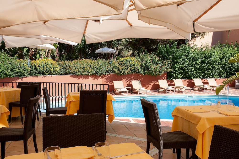Imperial Hotel Tramontano — Swimming pool in Sorrento, Campania