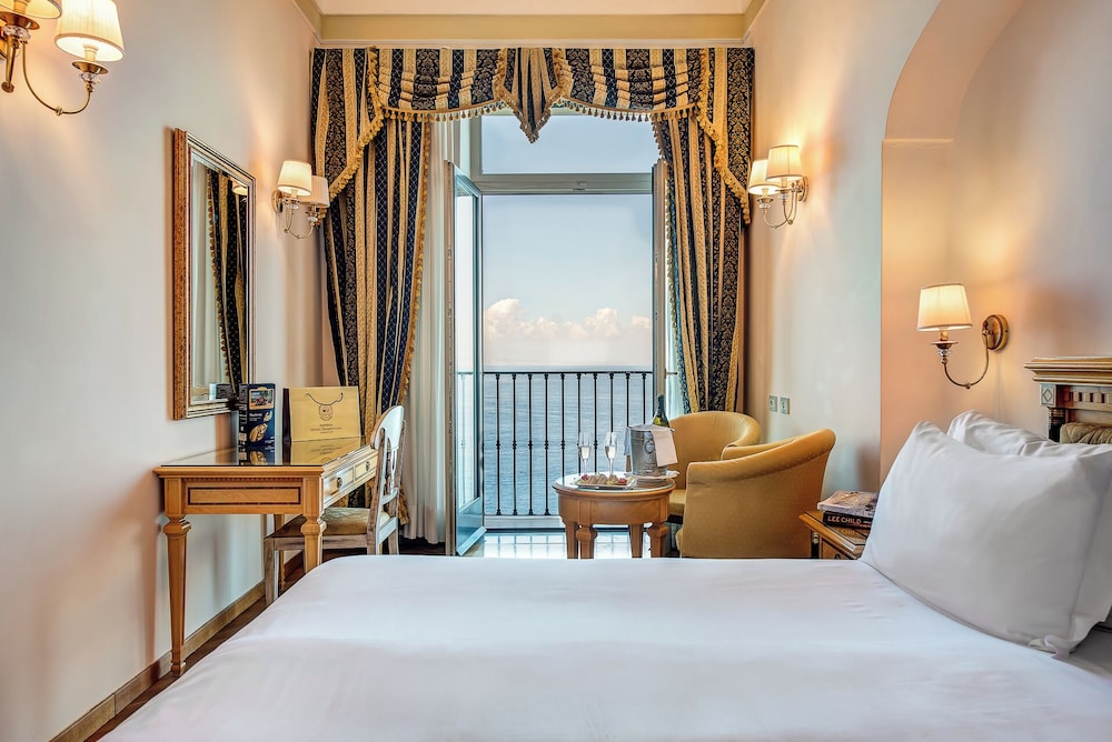 Imperial Hotel Tramontano — Hotel rooms in Sorrento, Campania