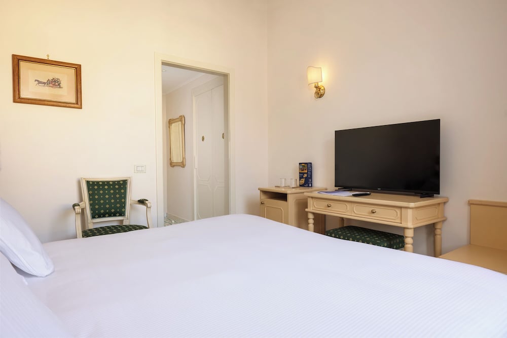 Imperial Hotel Tramontano — Hotel rooms in Sorrento, Campania