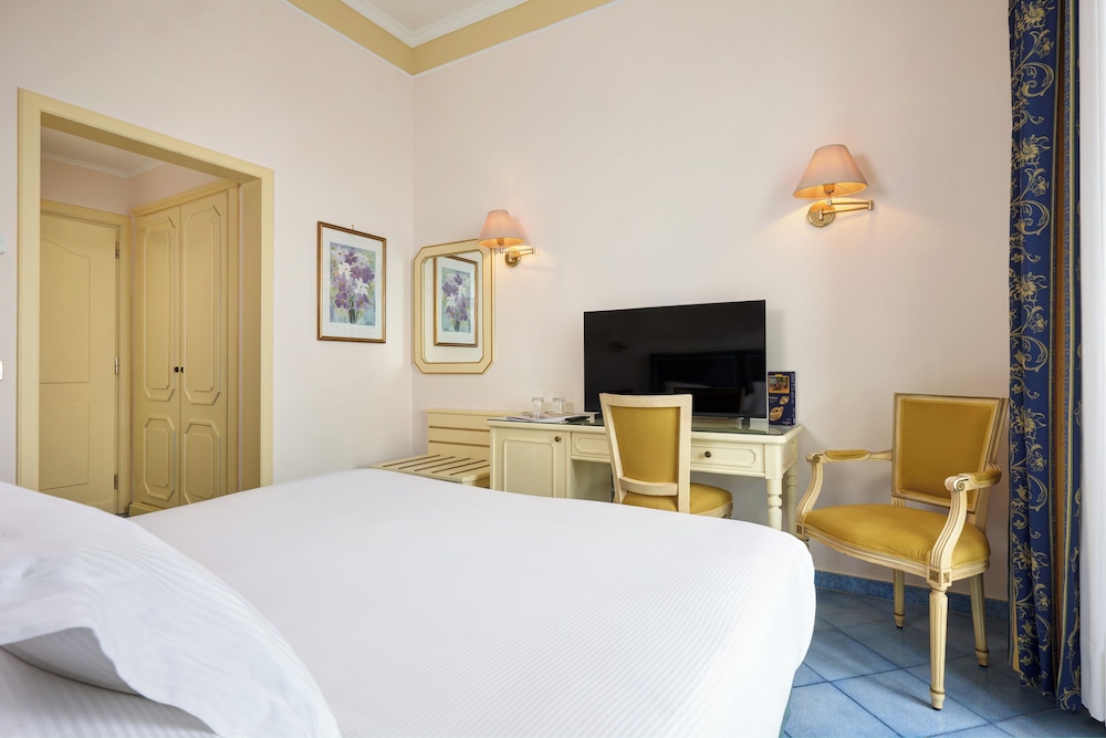 Imperial Hotel Tramontano — Hotel rooms in Sorrento, Campania