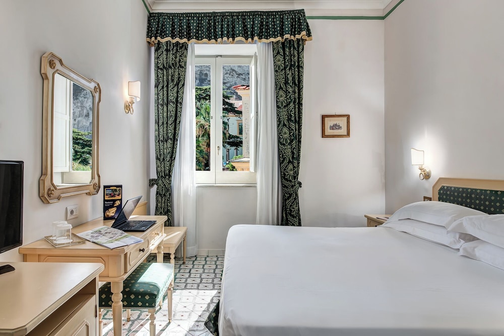 Imperial Hotel Tramontano — Hotel rooms in Sorrento, Campania
