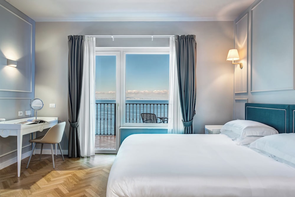 Imperial Hotel Tramontano — Hotel rooms in Sorrento, Campania