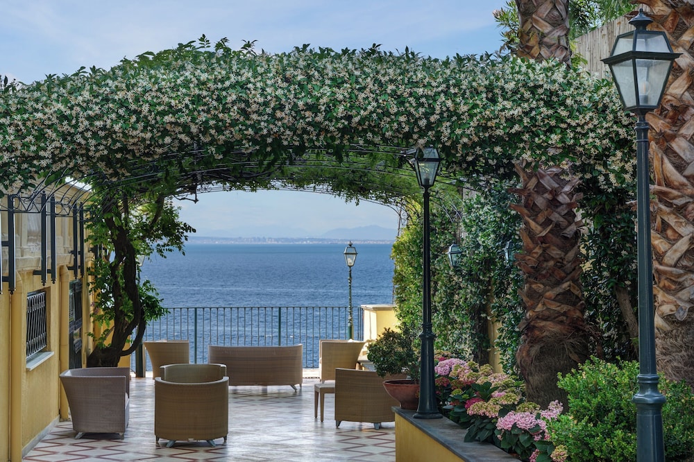 Imperial Hotel Tramontano — Restaurant & bars in Sorrento, Campania