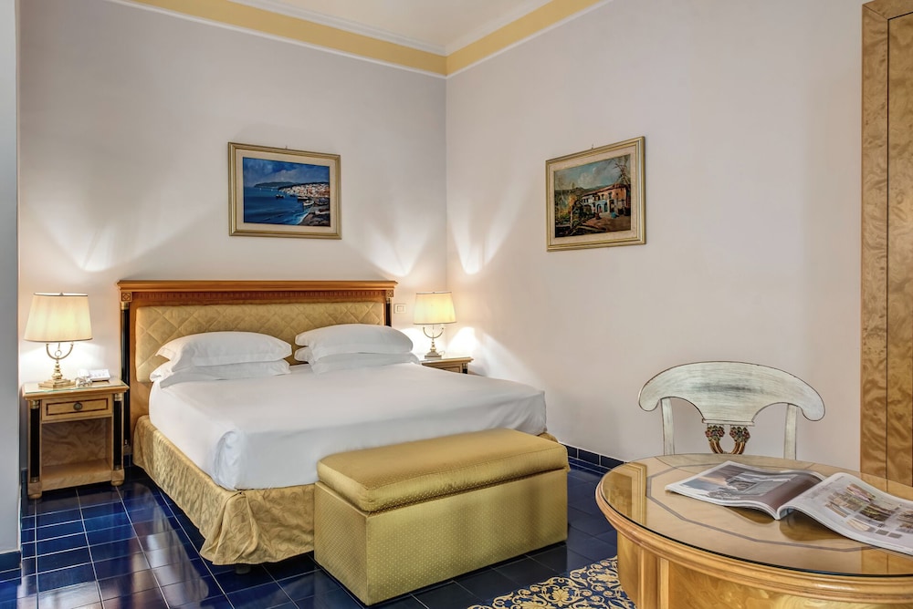 Imperial Hotel Tramontano — Hotel rooms in Sorrento, Campania