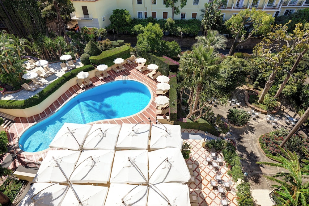 Imperial Hotel Tramontano — Swimming pool in Sorrento, Campania