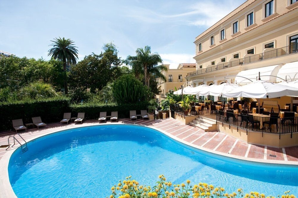 Imperial Hotel Tramontano — Swimming pool in Sorrento, Campania