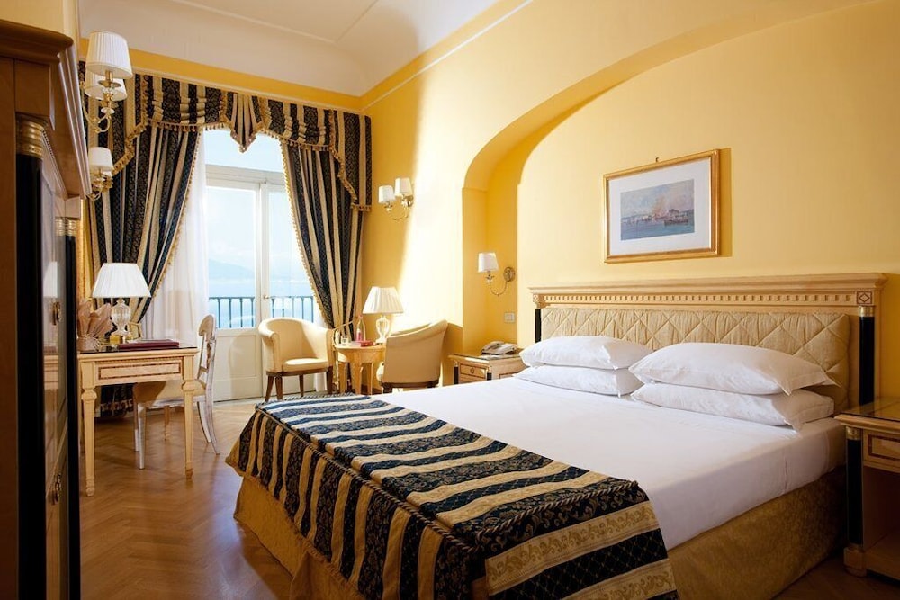 Imperial Hotel Tramontano — Hotel rooms in Sorrento, Campania