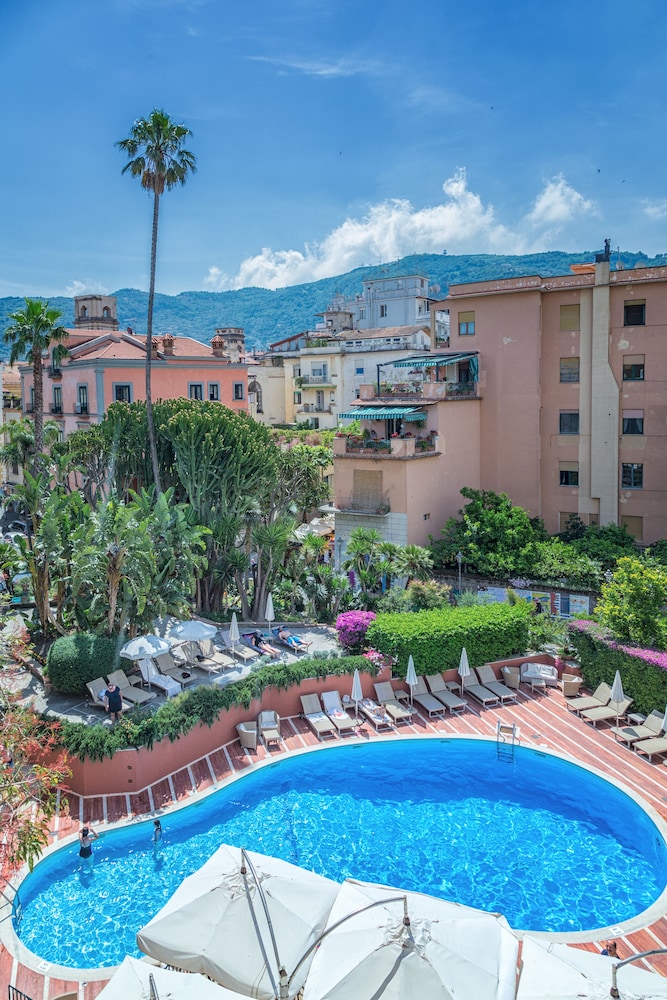 Imperial Hotel Tramontano — Swimming pool in Sorrento, Campania