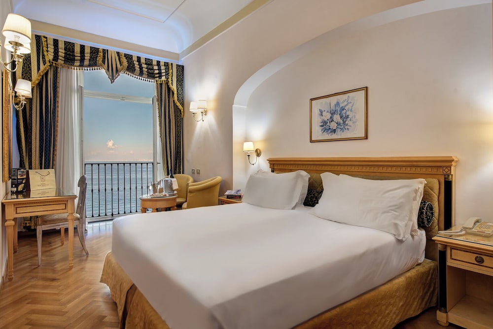 Imperial Hotel Tramontano — Hotel rooms in Sorrento, Campania
