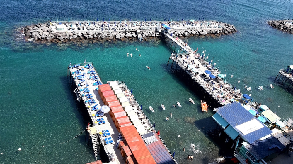 Imperial Hotel Tramontano — Beach in Sorrento, Campania