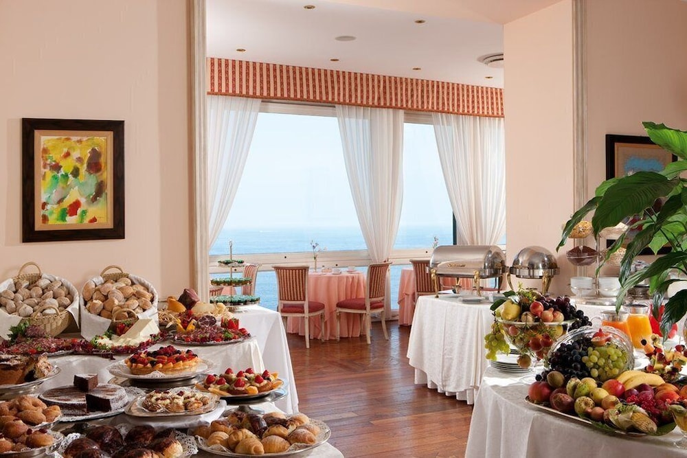 Imperial Hotel Tramontano — Restaurant & bars in Sorrento, Campania